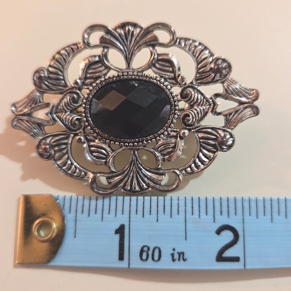 Vintage Unsigned Oval Black Filigree Silver Tone Victorian Revival Brooch Pin - Picture 2 of 3
